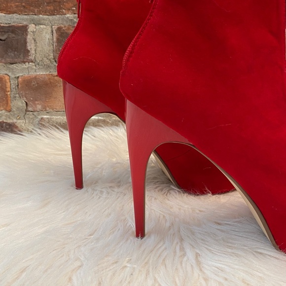 Dollhouse Spyglass Red Open Toe Heels, Size 11 - Picture 12 of 16